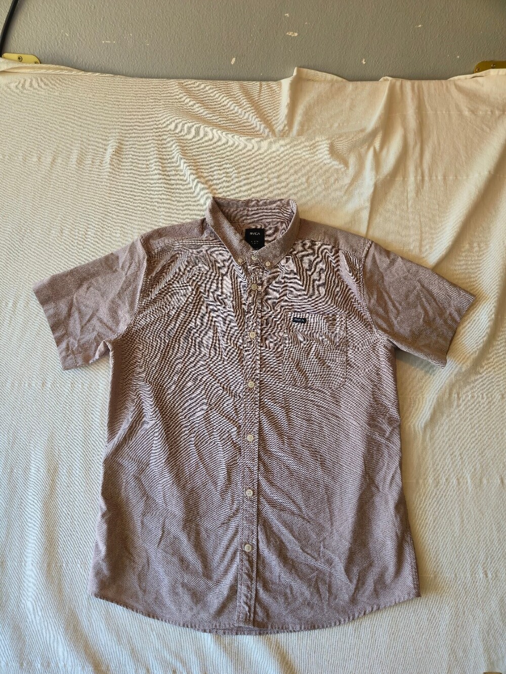 RVCA Men's Slim Fit Short Sleeve Button-Up Shirt Medium